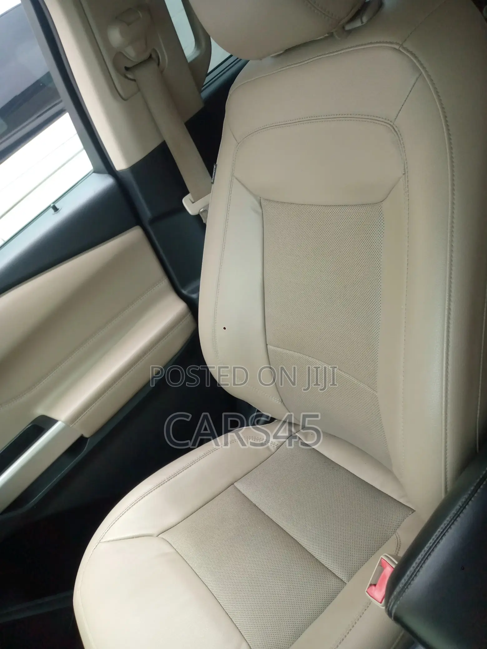 Ford Explorer 2021 White