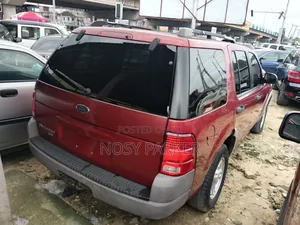 Ford Explorer XLT 2001 Red
