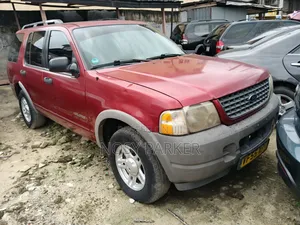Ford Explorer XLT 2001 Red