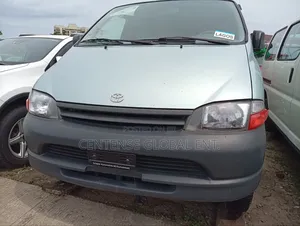 Toyota HiAce 2005 Green