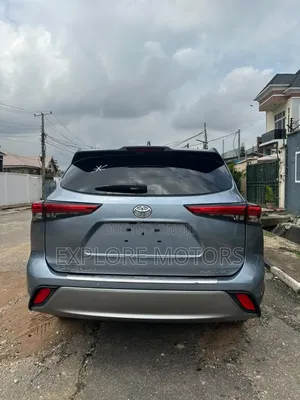 Toyota Highlander 2021 Blue