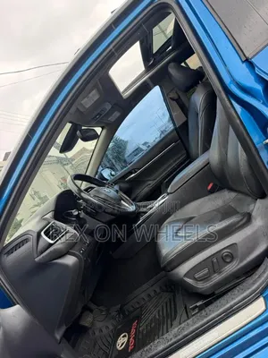 Toyota Camry 2018 Blue