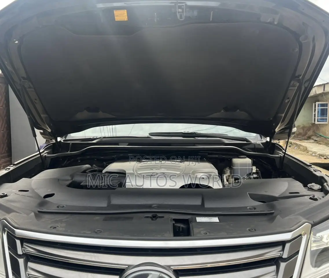 Lexus LX 2018 Black