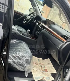 Lexus LX 2018 Black