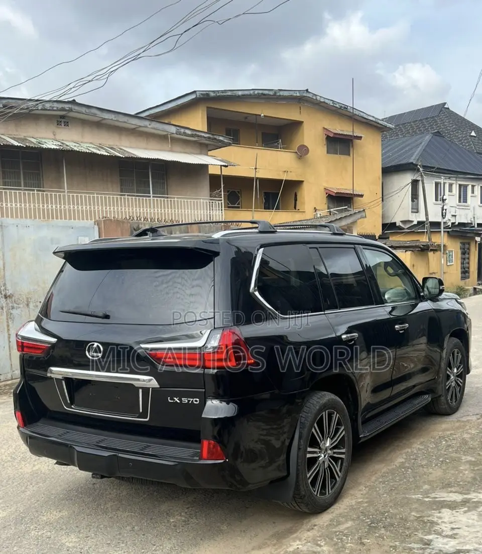 Lexus LX 2018 Black