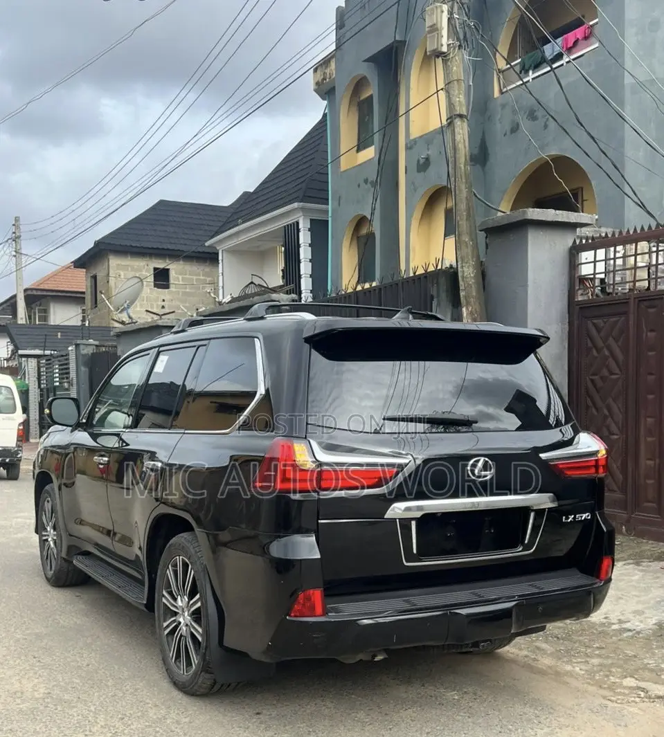 Lexus LX 2018 Black