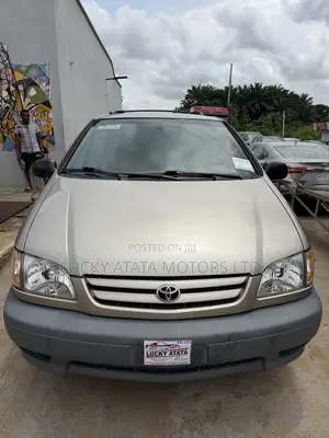 Toyota Sienna 2003 Gold