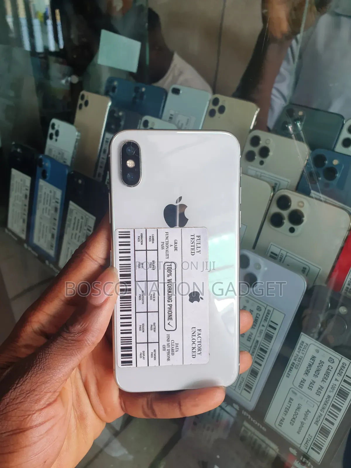 Apple iPhone X 64 GB White