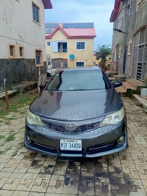 Toyota Camry LE 4dr Sedan (2.5L 4cyl 6A) 2013 Gray