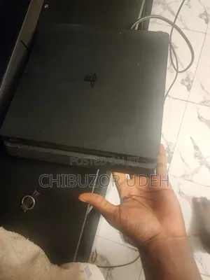 Playstation 4 Slim