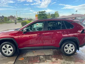 Toyota RAV4 LE AWD 2019 Red