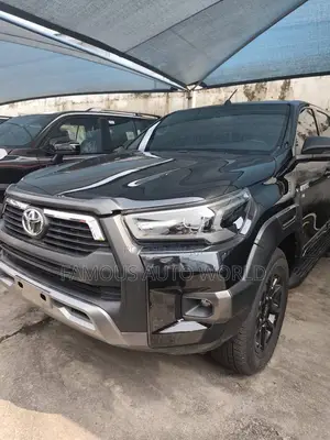 Toyota Hilux 2024 Black