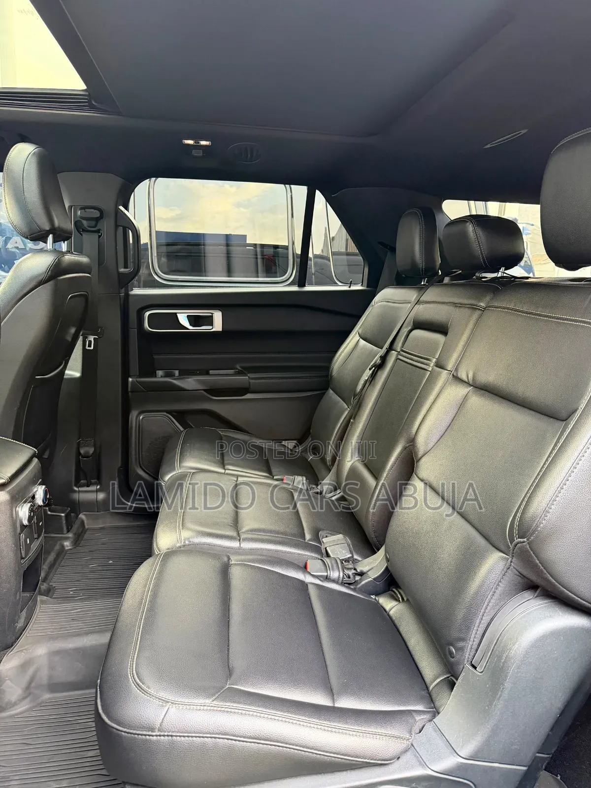 Ford Explorer XLT 2022 Black