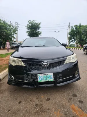 Toyota Camry SE V6 4dr Sedan (3.5L 6cyl 6A) 2013 Black