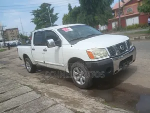 Nissan Titan King Cab LE 4x4 2004 White