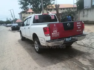 Nissan Titan King Cab LE 4x4 2004 White