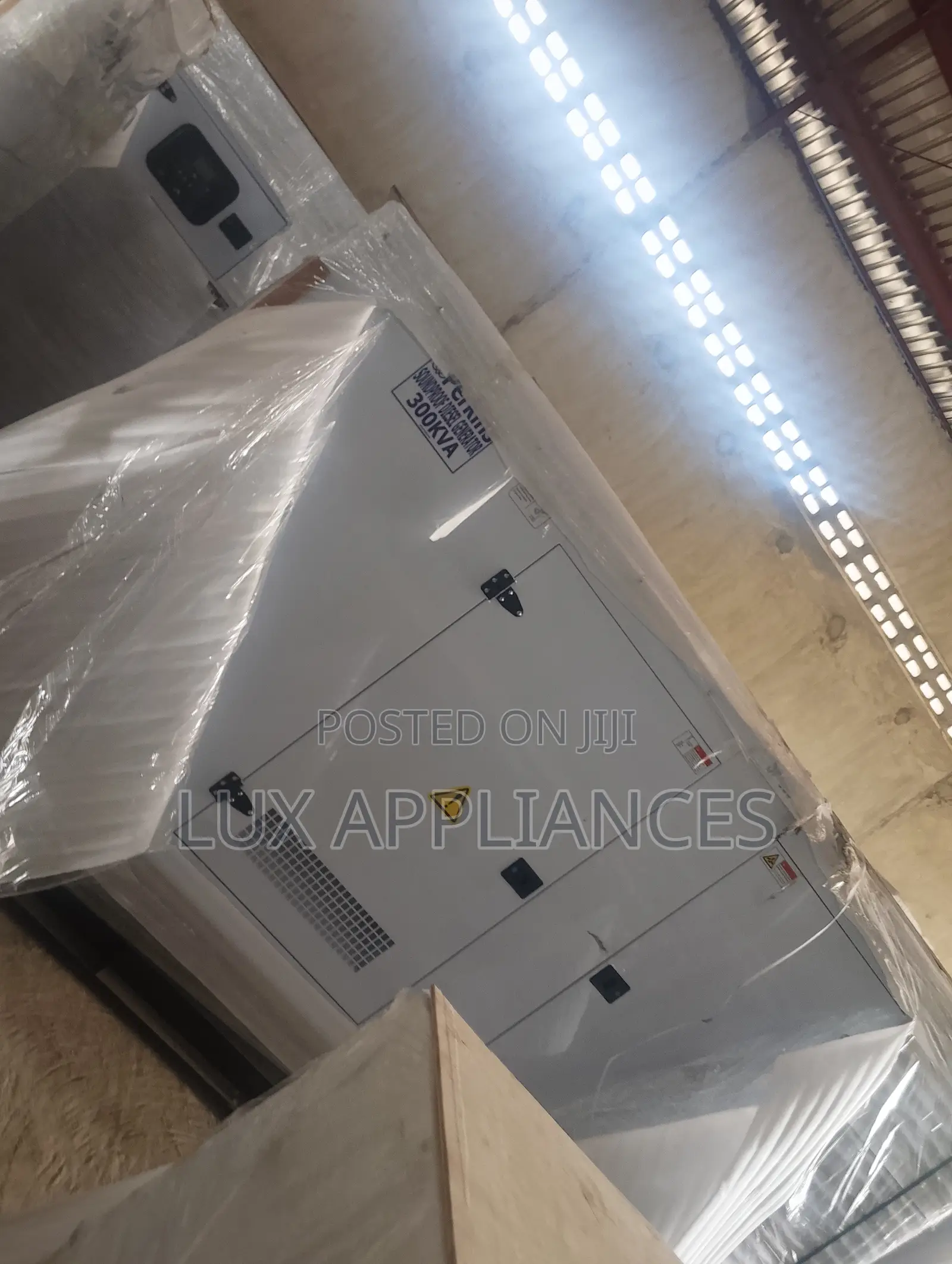 Perkins 300kva Generator With Soundproof Canopy