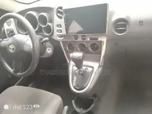 Toyota Matrix XR Hatchback FWD (1.8L 4cyl 4A) 2005 Blue