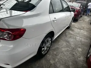 Toyota Corolla 2013 White