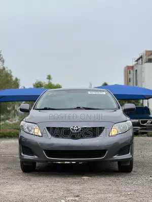 Toyota Corolla Base 4dr Sedan (1.8L 4cyl 5M) 2011 Gray