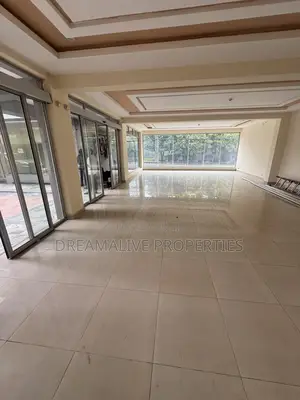 86 Square Metre Plaza Space