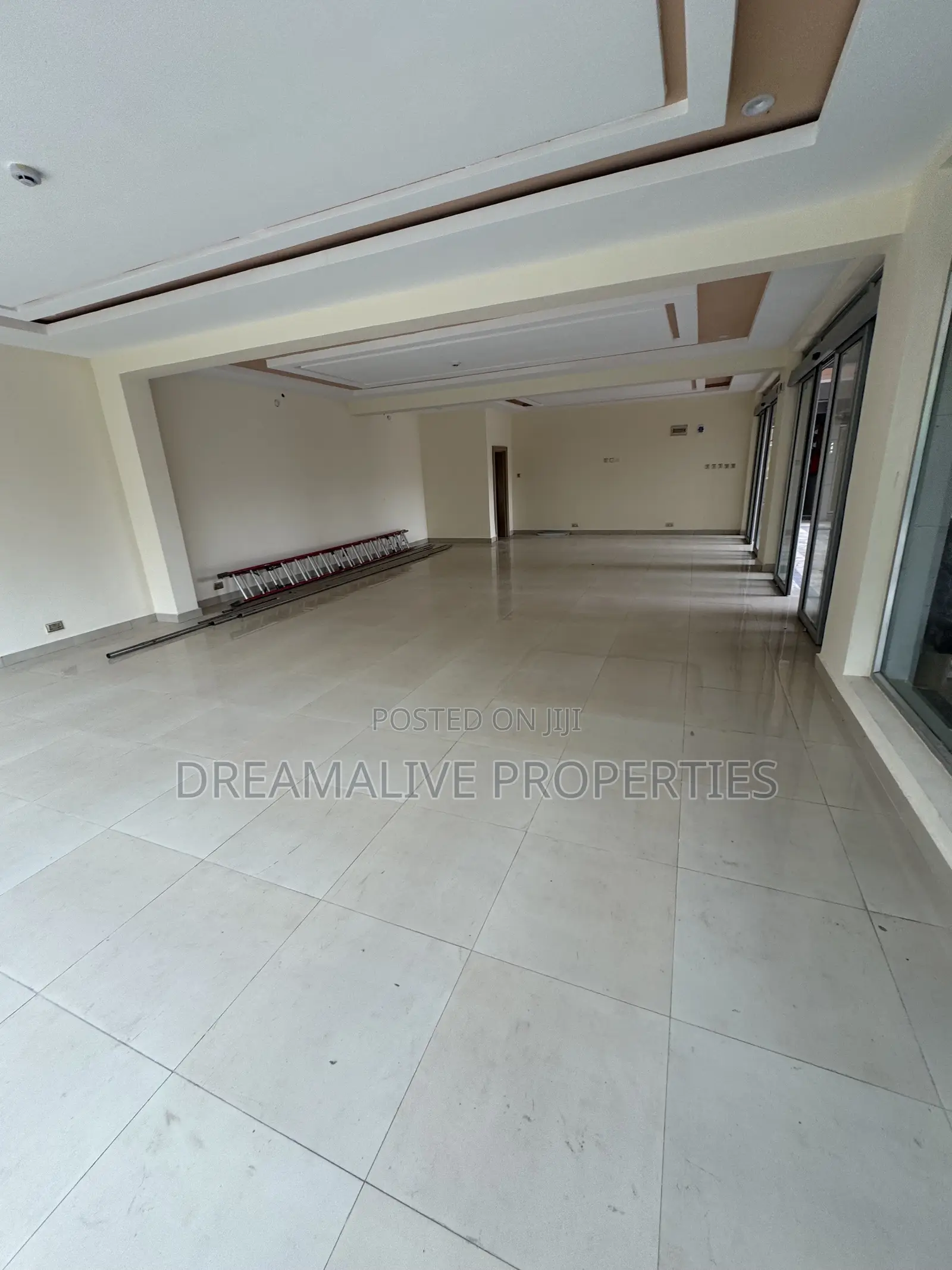 86 Square Metre Plaza Space