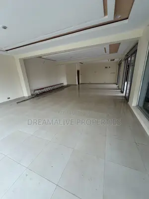 86 Square Metre Plaza Space