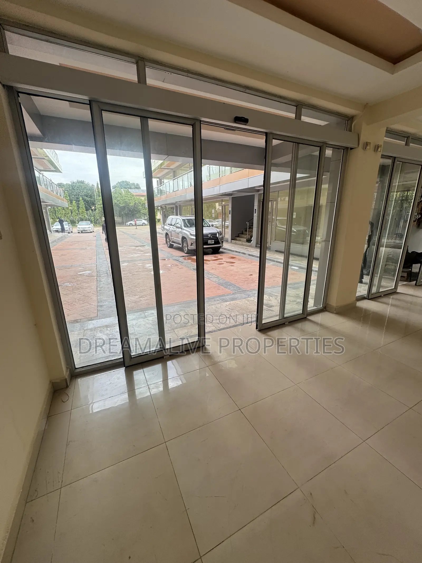 86 Square Metre Plaza Space