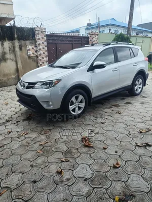 Toyota RAV4 LE AWD (2.5L 4cyl 6A) 2017 Silver