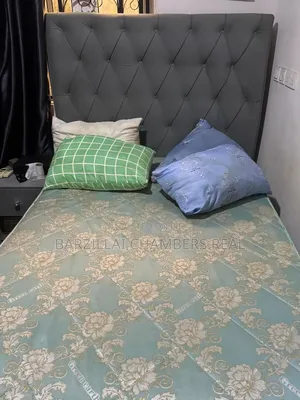 Bedframe + Bed