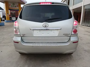 Toyota Verso 1.8 2009 Silver