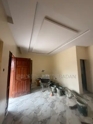 2bdrm Apartment in Kolapo Ishola Gra, Akobo for rent
