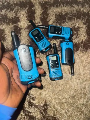 Group Security Walkie Talkie, 8 Channels Cover 4km (2.5mls)