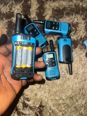 Group Security Walkie Talkie, 8 Channels Cover 4km (2.5mls)