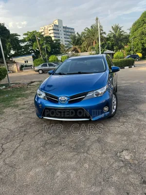 Toyota Corolla LE Special Edition 4dr Sedan (1.8L 4cyl 4A) 2013 Blue