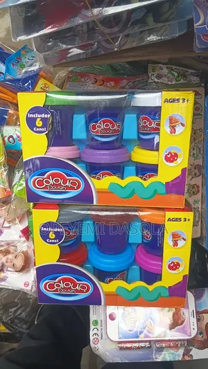 8 Can Play Colour Dough