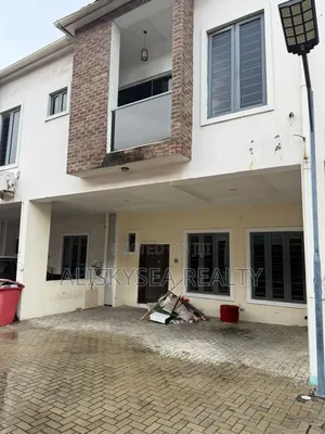 4bdrm House in Gra Ikota for rent