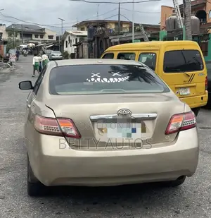 Toyota Camry 2010 Gold