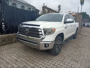 Toyota Tundra 2018 White