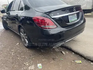 Mercedes-Benz C300 Base Sedan RWD (2.0L 4cyl 7A) 2016 Blue