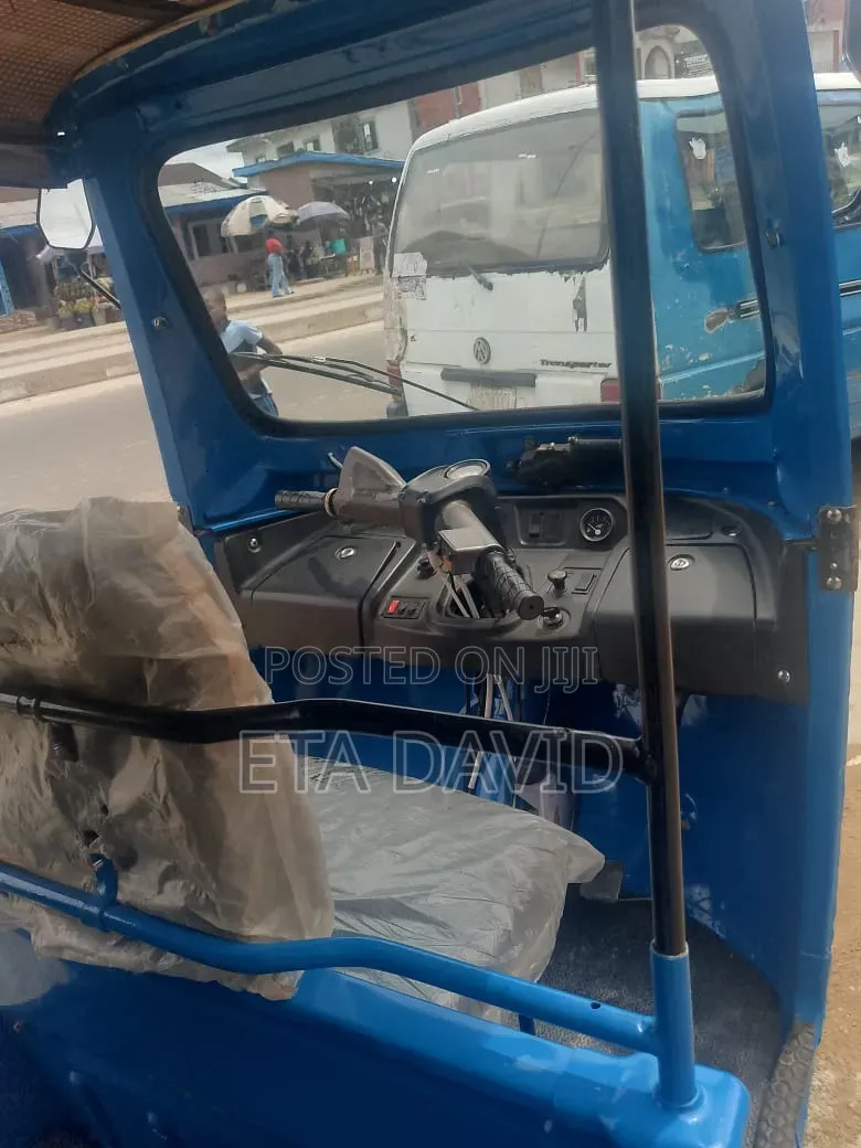 TVS King Cargo 2025 Blue