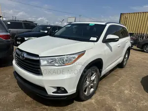 Toyota Highlander Limited 4dr SUV AWD (3.5L 6cyl 6A) 2015 White