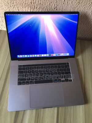 Laptop Apple MacBook Pro 2019 32GB Intel Core i7 SSHD (Hybrid) 1T