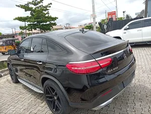 Mercedes-Benz GLE-Class 2016 Black