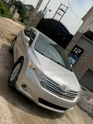 Toyota Venza AWD 2010 Silver