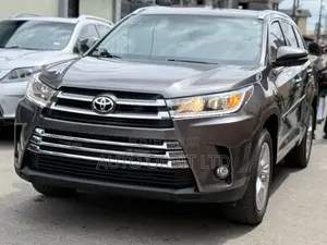 Toyota Highlander Limited 4dr SUV (3.5L 6cyl 6A) 2015 Gray