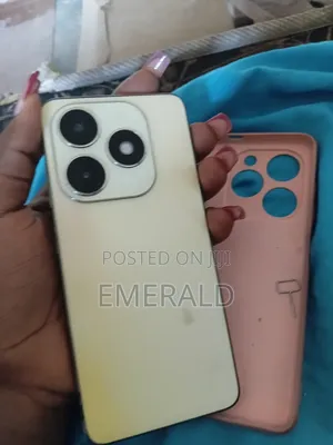 Tecno Spark 20 128 GB Silver