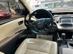 Toyota Avalon Limited Sedan FWD (3.5L 6cyl 6A) 2017 Black