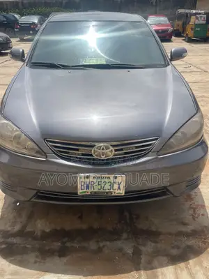 Toyota Camry 2005 Gray