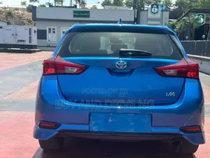 Toyota Corolla LE 4dr Sedan (1.8L 4cyl CVT) 2017 Blue
